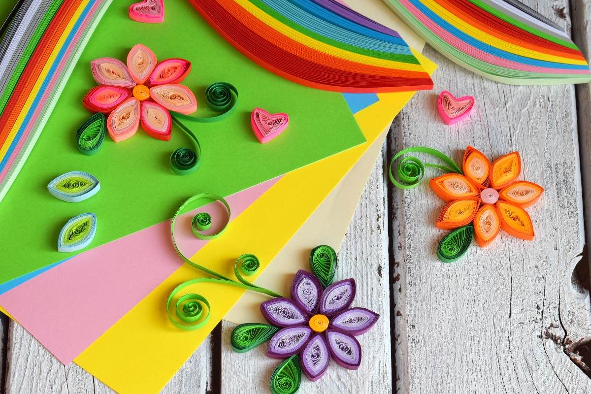 Fiori con il quilling o filigrana di carta