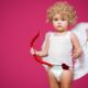 Bambino vestito da Cupido per San Valentino